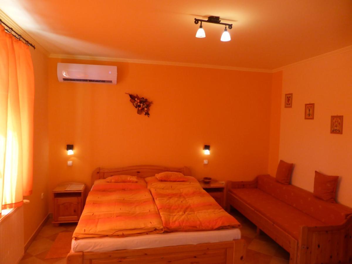 Napfeny Apartman Es Vendeghaz Egerszalok Ngoại thất bức ảnh