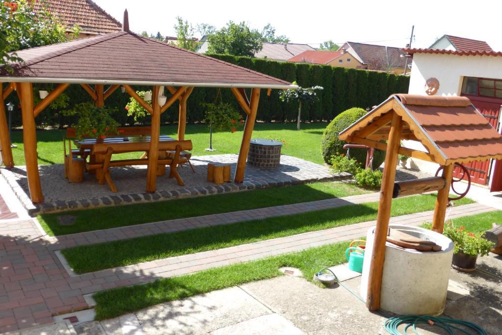 Napfeny Apartman Es Vendeghaz Egerszalok Phòng bức ảnh