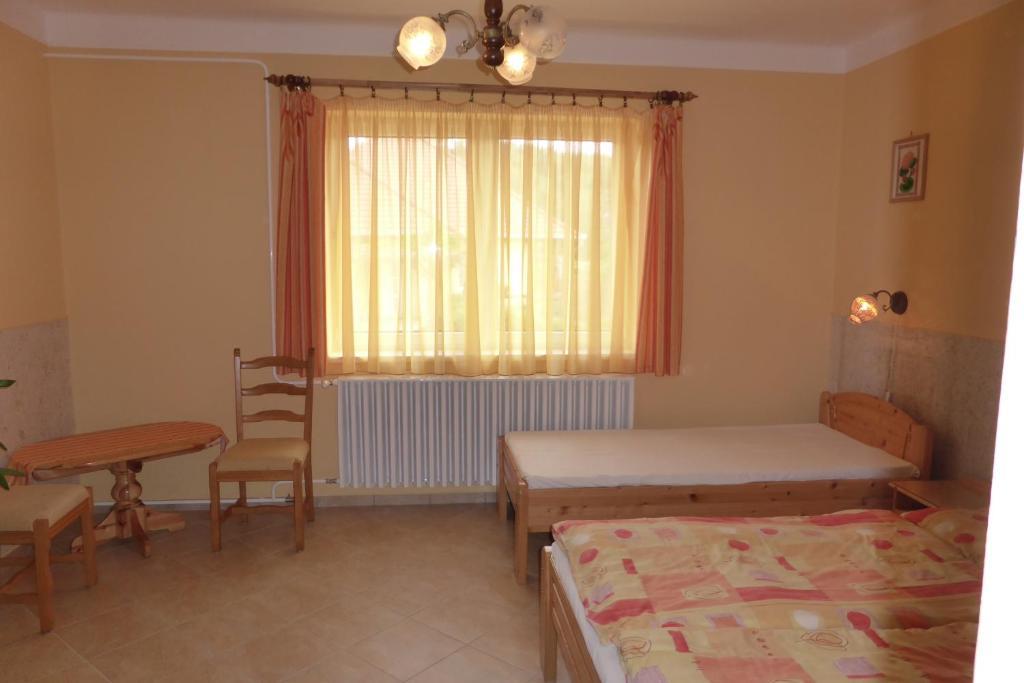 Napfeny Apartman Es Vendeghaz Egerszalok Phòng bức ảnh