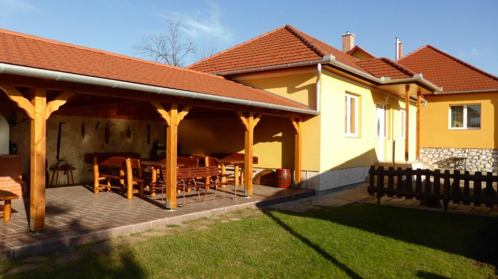 Napfeny Apartman Es Vendeghaz Egerszalok Ngoại thất bức ảnh