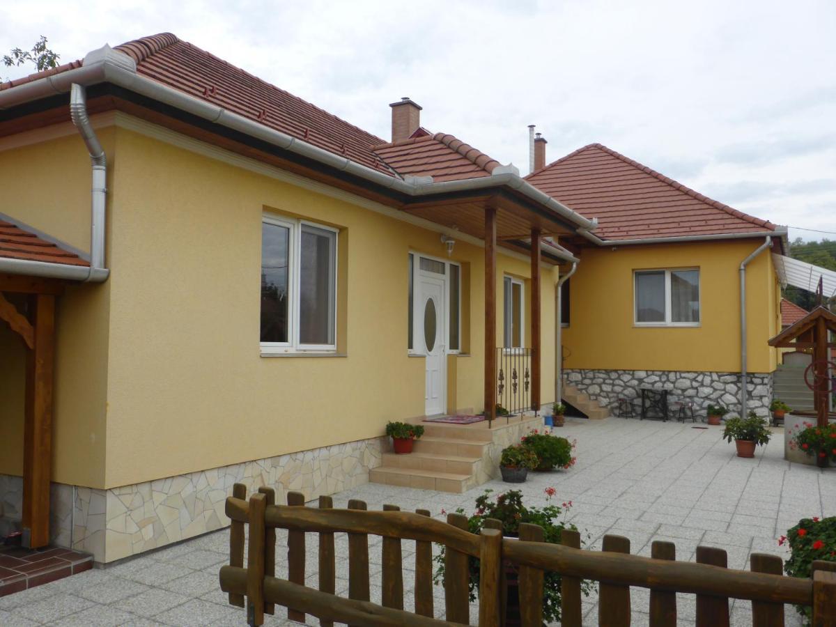 Napfeny Apartman Es Vendeghaz Egerszalok Ngoại thất bức ảnh
